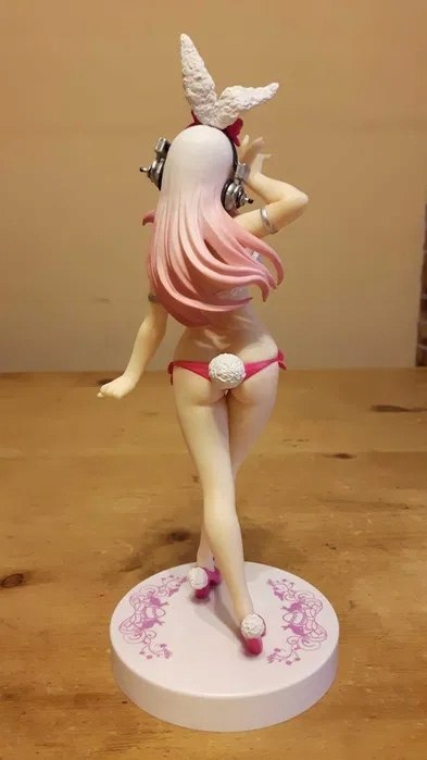 Figurka SoniComi - Sonico Easter Bunny, Pink ver. Figurka SoniComi - Sonico Easter Bunny, Pink ver.